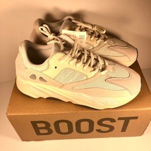 Adidas Yeezy Boost 700 Analog
